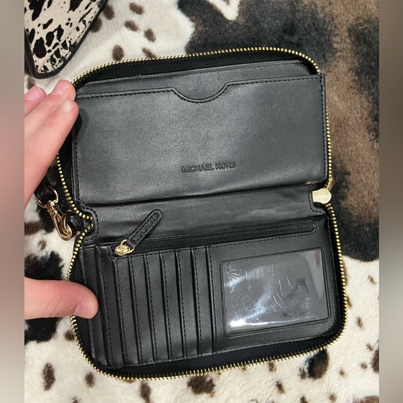 Michael Kors purse and wallet - Picture 3 of 3